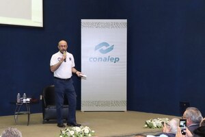 Conferencia magistral “México en el espacio y evolución de los viajes espaciales tripulados” Impartida por el primer astronauta mexicano, Dr. Rodolfo Neri Vela